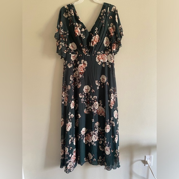 Floral Padded SHEIN Curve Dress - Picture 9 of 9